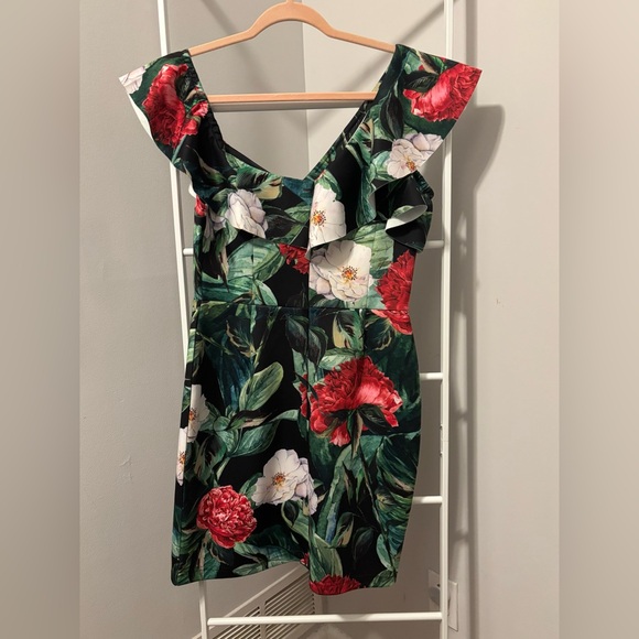 Alexia Admor Red and Green Floral One-Shoulder Dress - Picture 5 of 9
